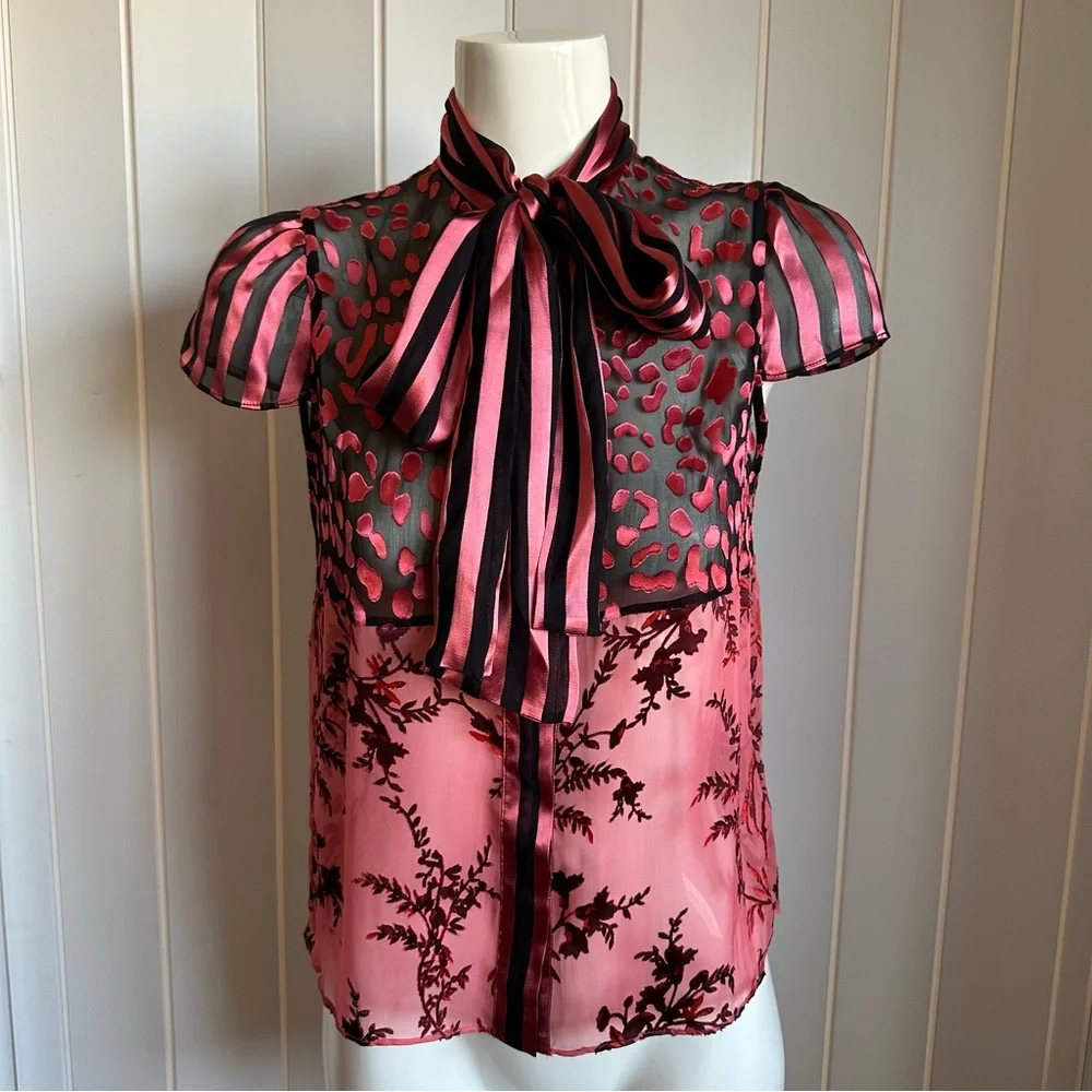 🎀SOLD🎀Alice + Olivia Jeannie Pink Stripe Leopard Neck Bow Blouse - Picture 7 of 10